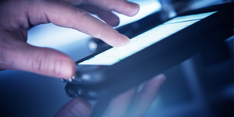 IoT & Mobile apps Making IoT Simpler